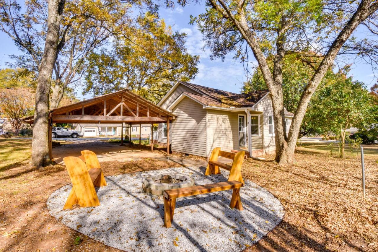 Tranquil Travelers Rest Home With Fire Pit! Buitenkant foto